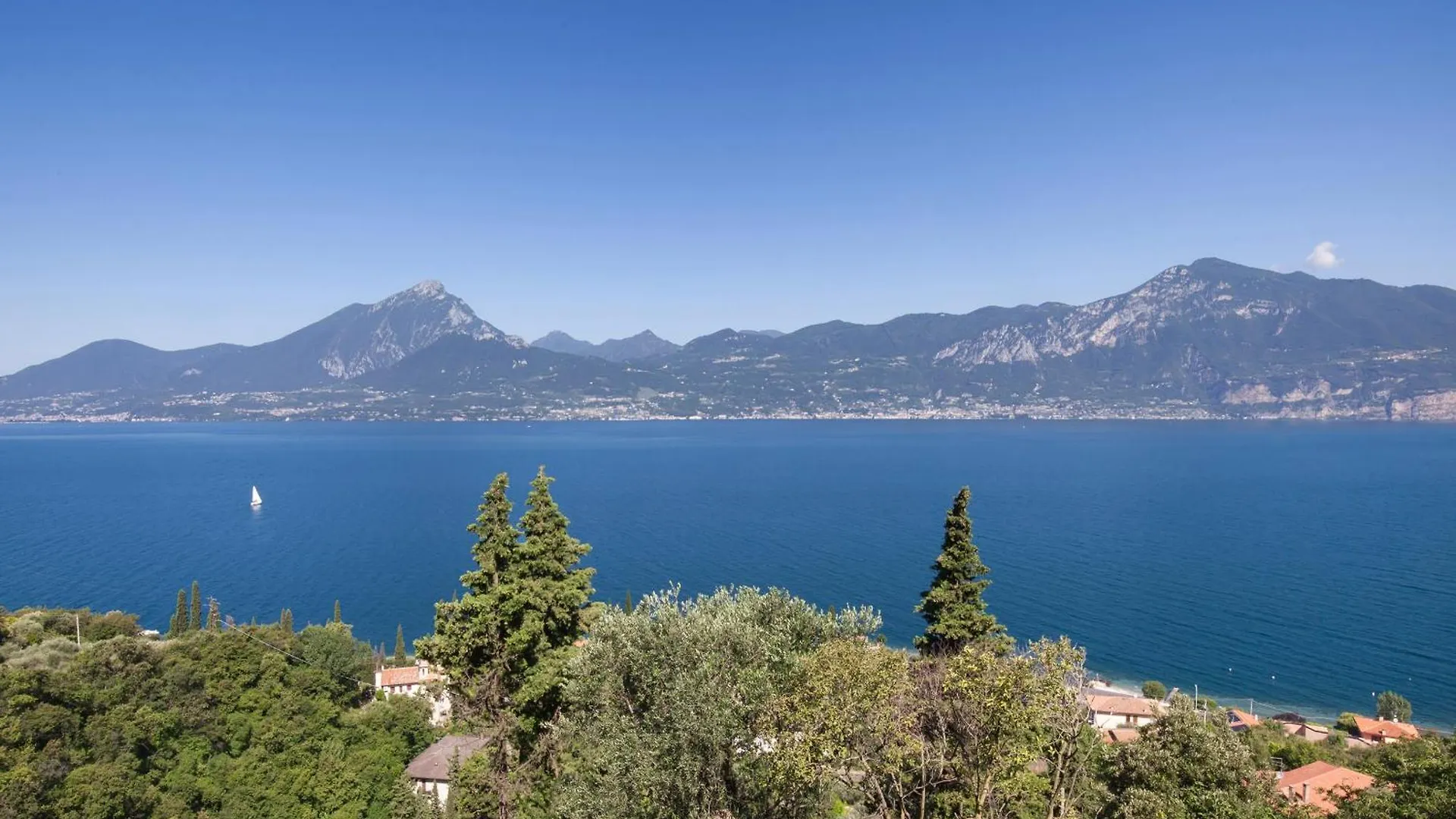 Terrace Of Wally - Apartment With Pool Torri Del Benaco