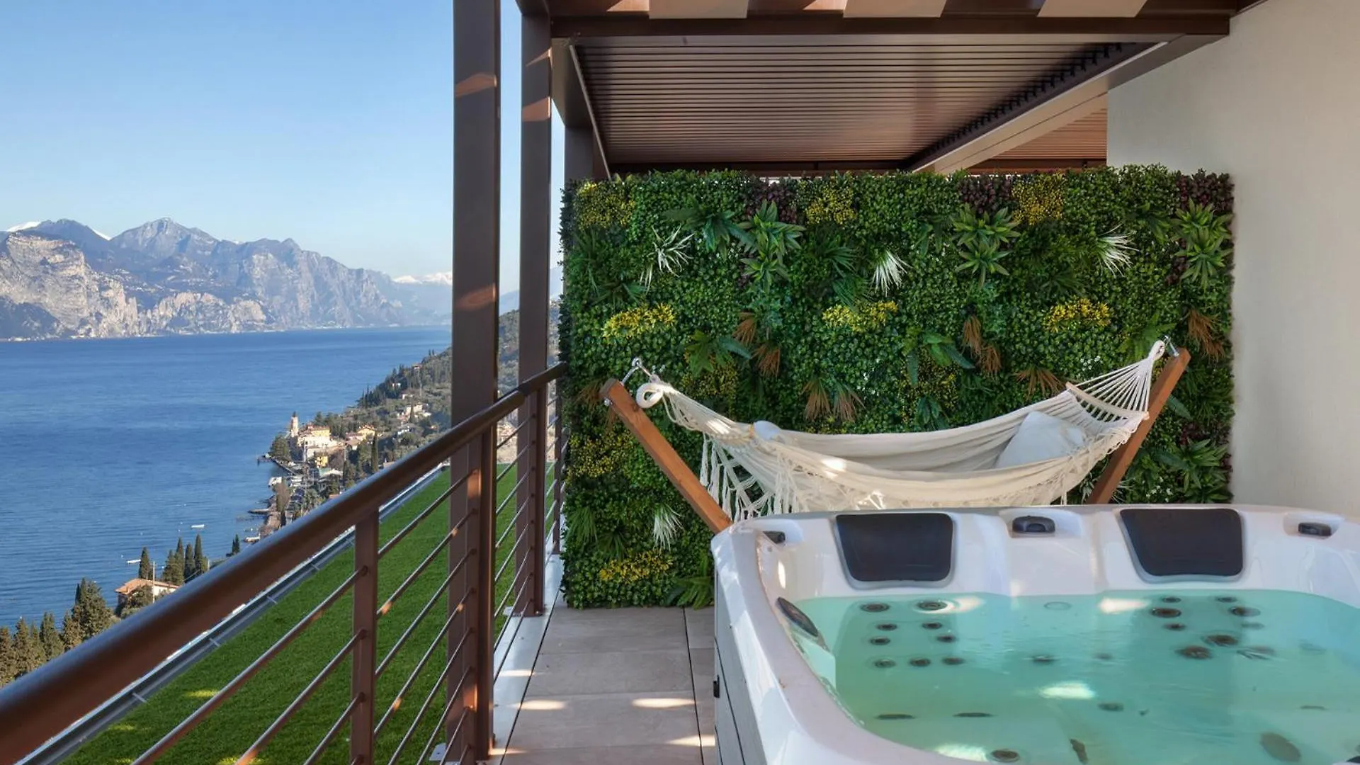 Terrace Of Wally - Apartment With Pool Torri Del Benaco
