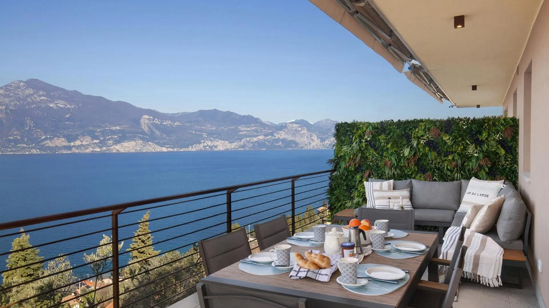 Terrace Of Wally - Apartment With Pool Torri Del Benaco