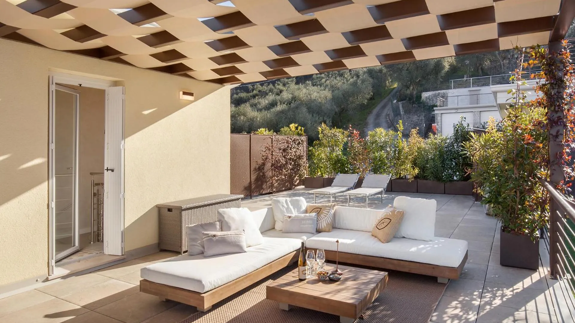 Terrace Of Wally - Apartment With Pool Torri Del Benaco Italy