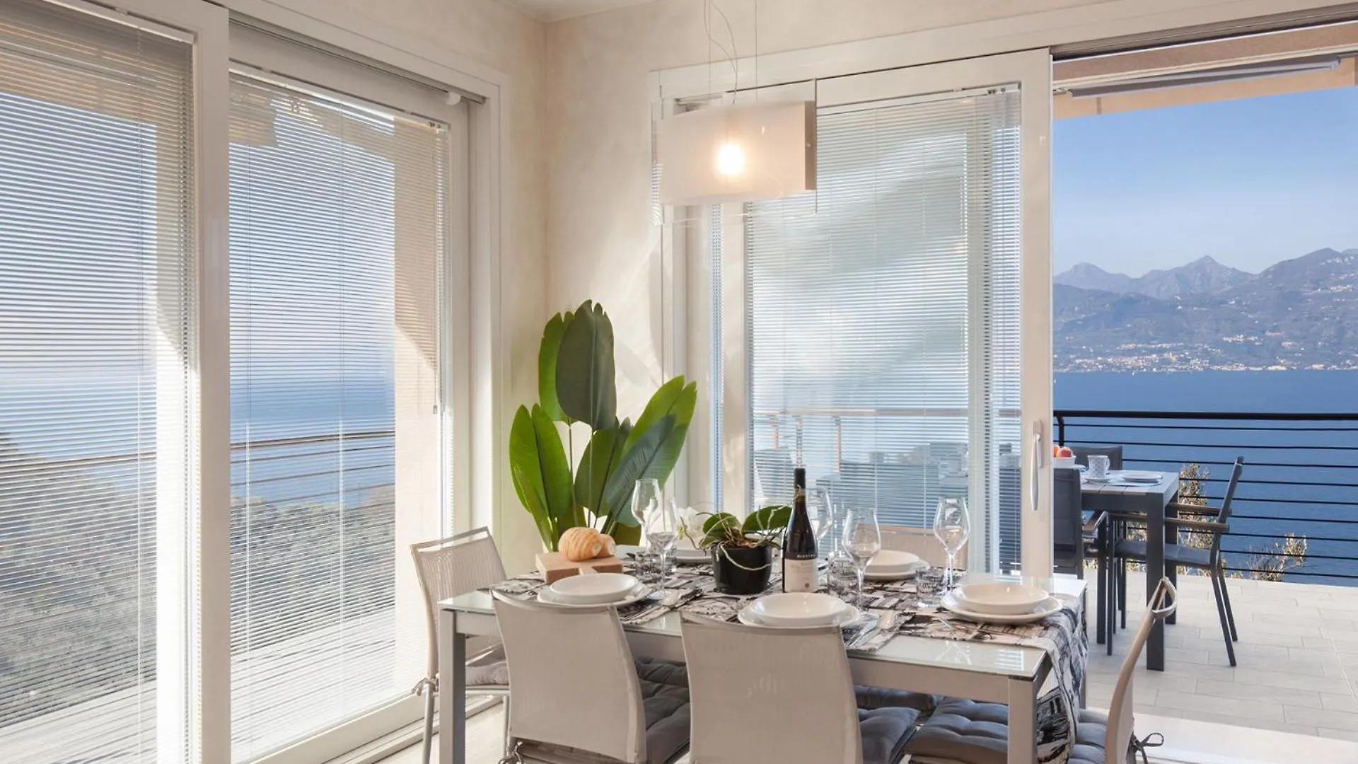 Terrace Of Wally - Apartment With Pool Torri Del Benaco
