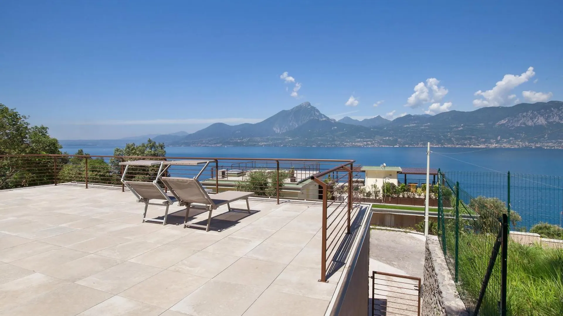 Terrace Of Wally - Apartment With Pool Torri del Benaco