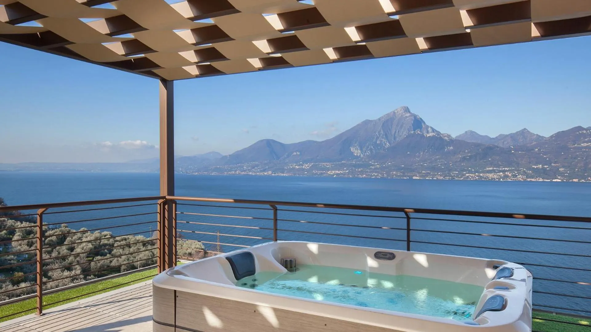Terrace Of Wally - Apartment With Pool Torri Del Benaco