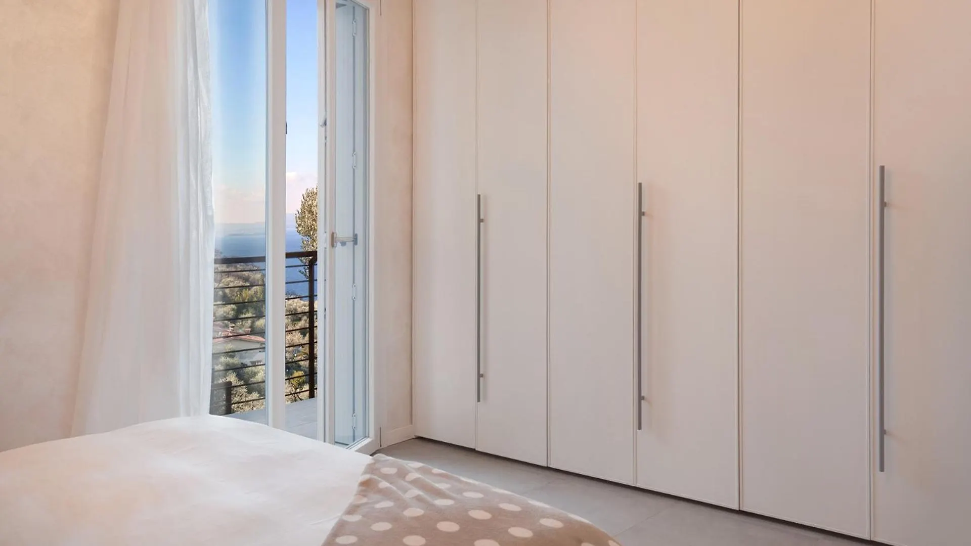 Terrace Of Wally - Apartment With Pool Torri Del Benaco